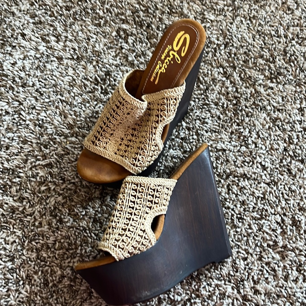 Brown clogs